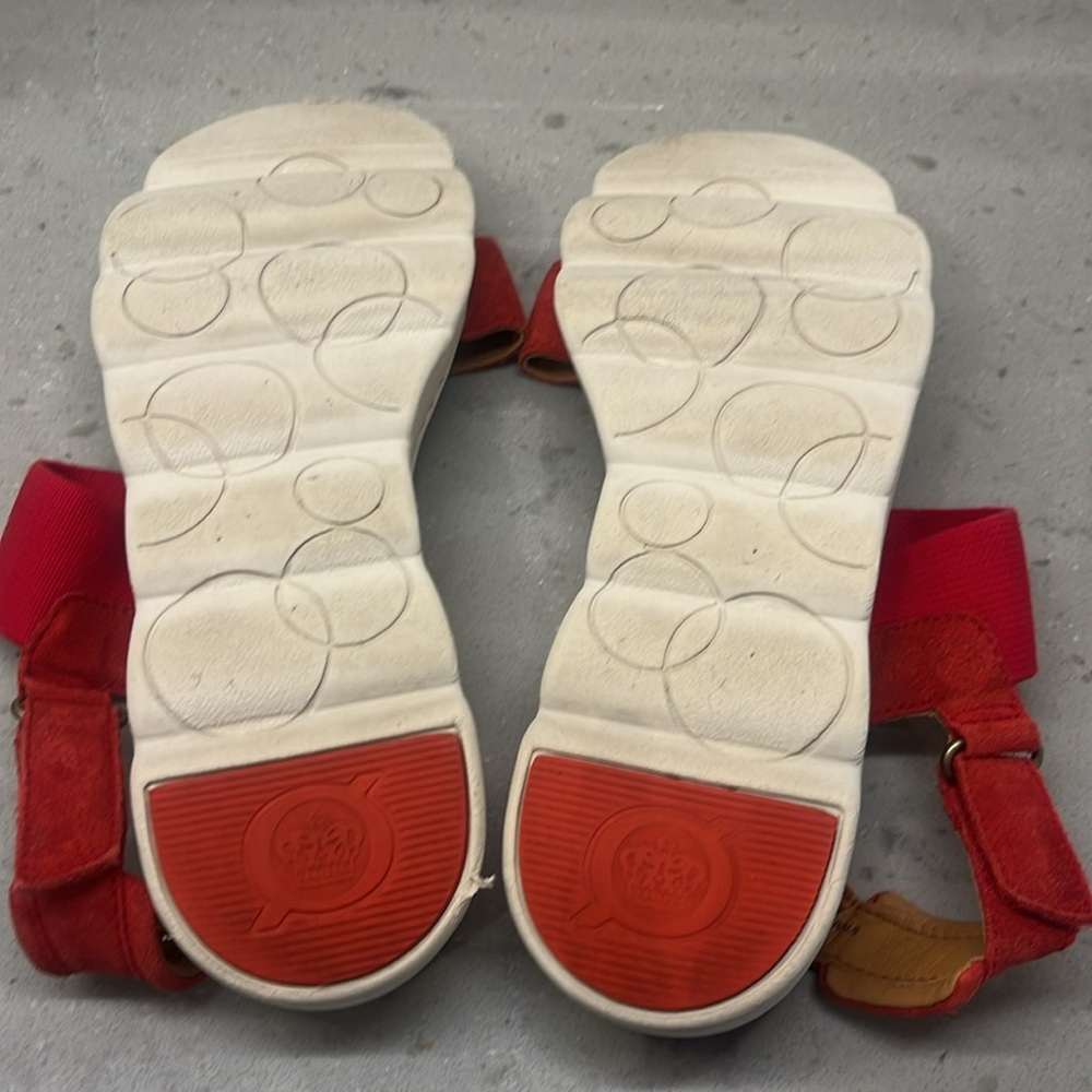 Born Red Sandals - Picture 7 of 7